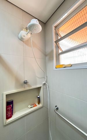 Casa à venda com 180m², 3 quartos e 2 vagas Casa à venda com 180m², 3 quartos e 2 vagasBanheiro da Suíte 2