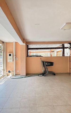 Casa à venda com 180m², 3 quartos e 2 vagas Casa à venda com 180m², 3 quartos e 2 vagasGaragem