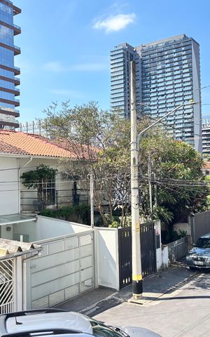 Casa à venda com 180m², 3 quartos e 2 vagas Casa à venda com 180m², 3 quartos e 2 vagasVista