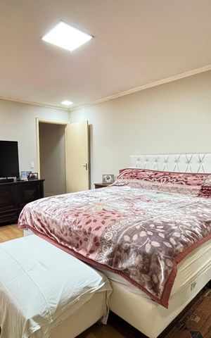 Casa à venda com 180m², 3 quartos e 2 vagas Casa à venda com 180m², 3 quartos e 2 vagasSuíte 2