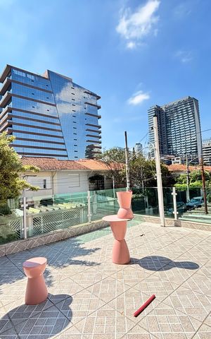 Casa à venda com 180m², 3 quartos e 2 vagas Casa à venda com 180m², 3 quartos e 2 vagasVaranda