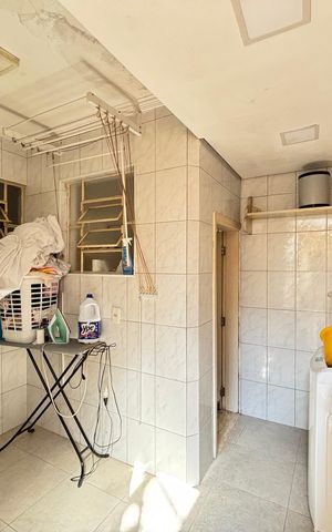 Casa à venda com 180m², 3 quartos e 2 vagas Casa à venda com 180m², 3 quartos e 2 vagasÁrea de Serviço