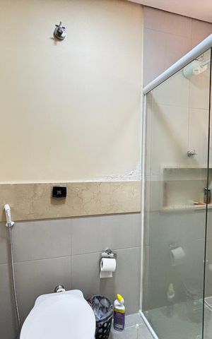 Casa à venda com 180m², 3 quartos e 2 vagas Casa à venda com 180m², 3 quartos e 2 vagasBanheiro da Suíte 2