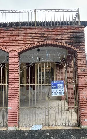 Casa para alugar com 220m², 3 quartos e 2 vagas Casa para alugar com 220m², 3 quartos e 2 vagasFachada