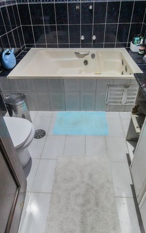 Casa para alugar com 220m², 3 quartos e 2 vagas Casa para alugar com 220m², 3 quartos e 2 vagasBanheiro da Suíte