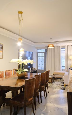 Casa à venda com 250m², 3 quartos e sem vagaSala