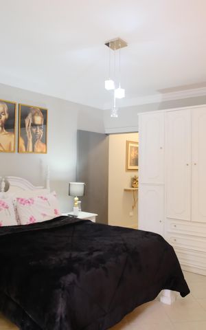 Casa à venda com 250m², 3 quartos e sem vagaSuíte