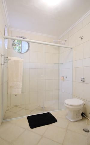 Casa à venda com 250m², 3 quartos e sem vagaBanheiro da Suíte