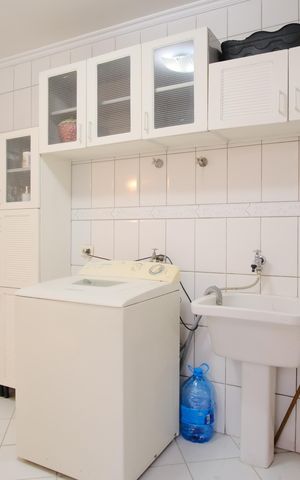 Casa à venda com 250m², 3 quartos e sem vagaÁrea de Serviço