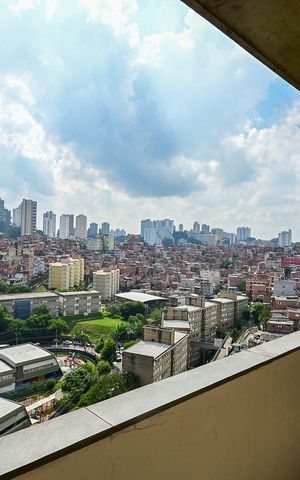 Apartamento para alugar com 142m², 3 quartos e 2 vagasVaranda