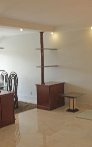 Apartamento para alugar com 200m², 3 quartos e 1 vaga Apartamento para alugar com 200m², 3 quartos e 1 vagaSala