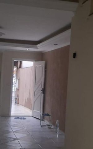 Casa à venda com 240m², 4 quartos e 4 vagas Casa à venda com 240m², 4 quartos e 4 vagasSala