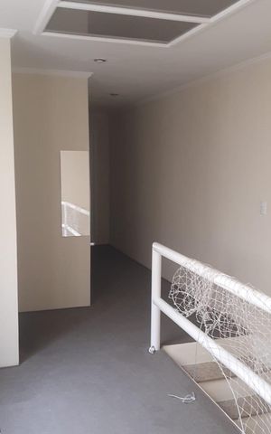 Casa à venda com 240m², 4 quartos e 4 vagas Casa à venda com 240m², 4 quartos e 4 vagasCorredor