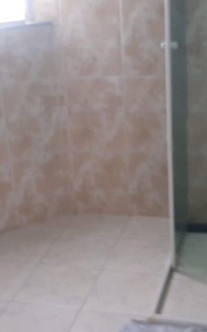 Casa à venda com 240m², 4 quartos e 4 vagas Casa à venda com 240m², 4 quartos e 4 vagasBanheiro
