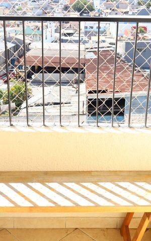 Apartamento à venda com 48m², 2 quartos e 1 vaga Apartamento à venda com 48m², 2 quartos e 1 vagaVaranda