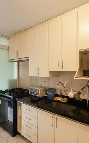Apartamento para alugar com 94m², 3 quartos e 2 vagas Apartamento para alugar com 94m², 3 quartos e 2 vagasCozinha e Área de Serviço