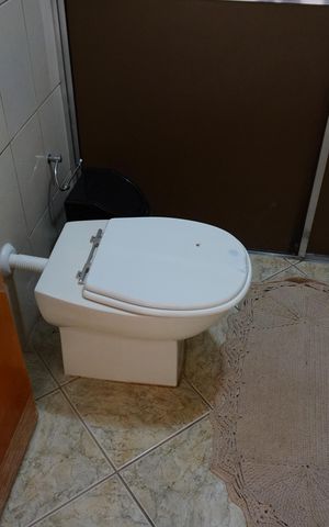 Casa de condomínio para alugar com 600m², 5 quartos e 6 vagasBanheiro Social 