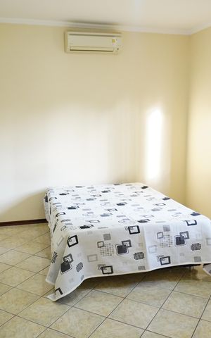 Casa de condomínio para alugar com 600m², 5 quartos e 6 vagasQuarto 1