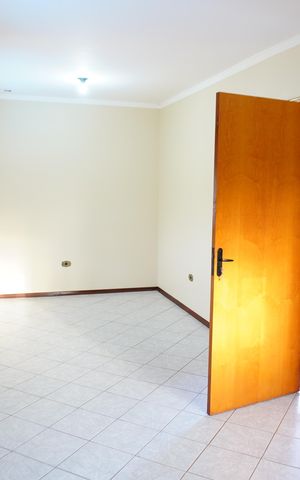 Casa de condomínio para alugar com 600m², 5 quartos e 6 vagasQuarto 3