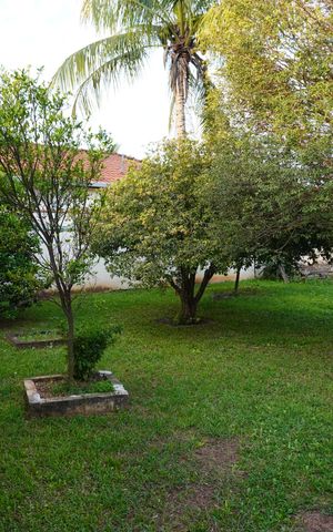 Casa de condomínio para alugar com 600m², 5 quartos e 6 vagasQuintal