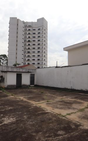 Casa à venda com 250m², 4 quartos e 4 vagasTerreno