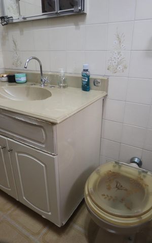 Casa à venda com 250m², 4 quartos e 4 vagasBanheiro da Suíte 1