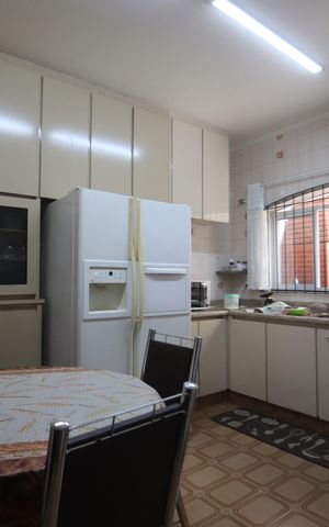 Casa à venda com 250m², 4 quartos e 4 vagasCozinha