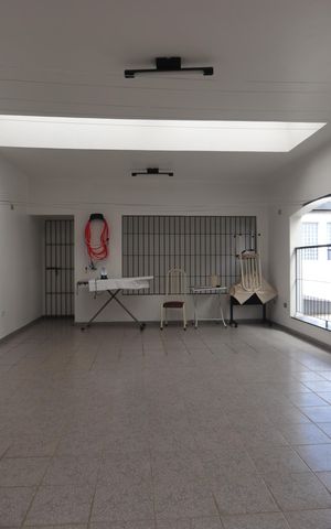 Casa à venda com 250m², 4 quartos e 4 vagasLavanderia