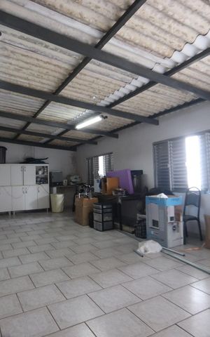 Casa à venda com 250m², 4 quartos e 4 vagasDepósito