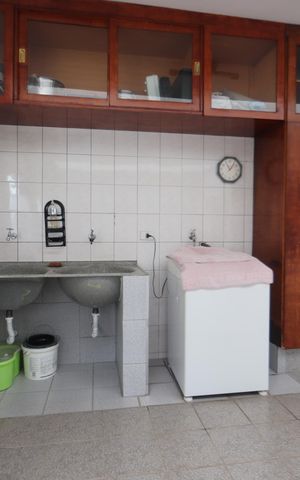 Casa à venda com 250m², 4 quartos e 4 vagasLavanderia