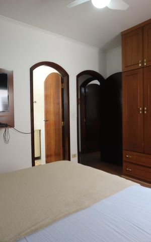 Casa à venda com 250m², 4 quartos e 4 vagasSuíte 2