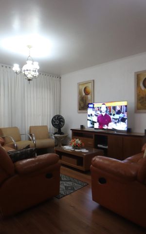Casa à venda com 250m², 4 quartos e 4 vagasSala