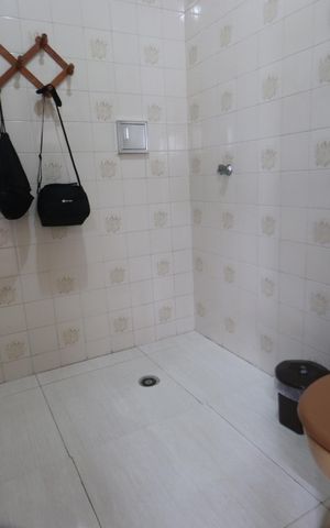 Casa à venda com 250m², 4 quartos e 4 vagasBanheiro de Serviço