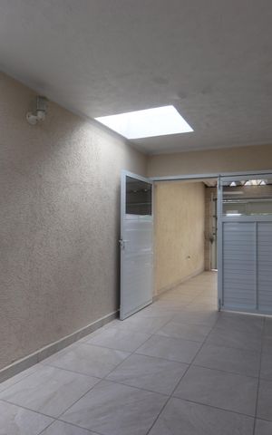 Casa à venda com 250m², 4 quartos e 4 vagasGaragem