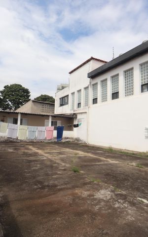 Casa à venda com 250m², 4 quartos e 4 vagasTerreno