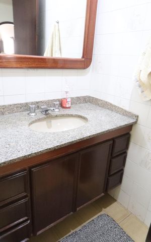 Casa à venda com 250m², 4 quartos e 4 vagasLavabo