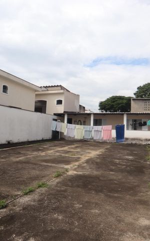 Casa à venda com 250m², 4 quartos e 4 vagasTerreno