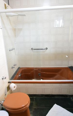 Casa para alugar com 290m², 5 quartos e 4 vagasBanheiro Suíte