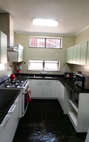 Casa para alugar com 290m², 5 quartos e 4 vagasCozinha