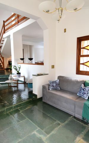Casa para alugar com 290m², 5 quartos e 4 vagasSala