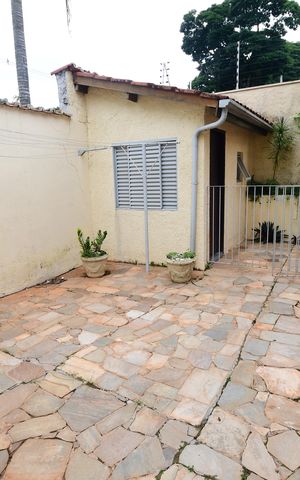 Casa para alugar com 290m², 5 quartos e 4 vagasQuintal