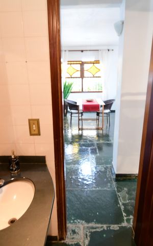 Casa para alugar com 290m², 5 quartos e 4 vagasLavabo