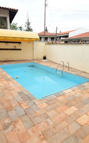 Casa para alugar com 290m², 5 quartos e 4 vagasPiscina