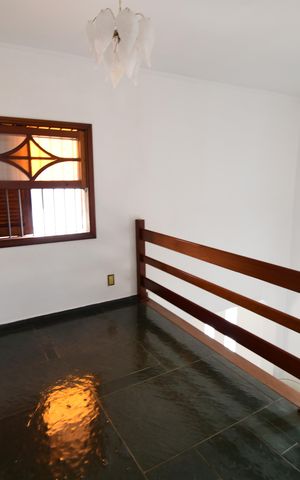 Casa para alugar com 290m², 5 quartos e 4 vagasMezanino