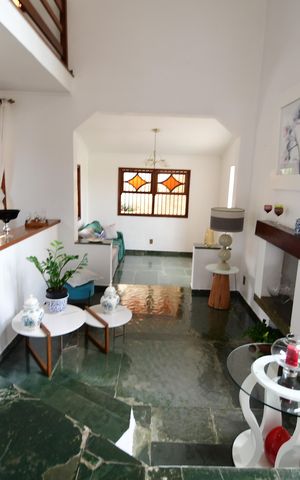 Casa para alugar com 290m², 5 quartos e 4 vagasSala