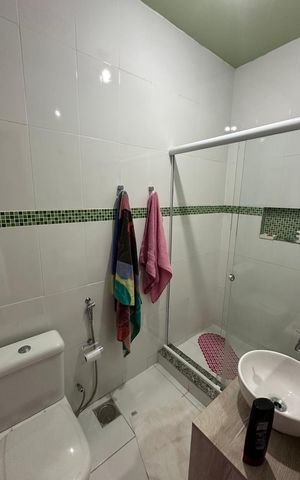 Casa de condomínio à venda com 460m², 4 quartos e 4 vagas Casa de condomínio à venda com 460m², 4 quartos e 4 vagasBanheiro 3