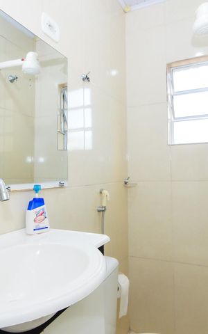 Casa à venda com 200m², 2 quartos e 7 vagasBanheiro da Suíte