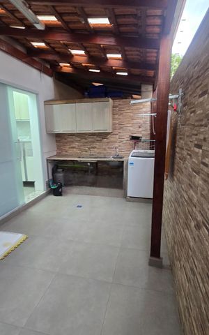 Casa de condomínio à venda com 250m², 3 quartos e 2 vagas