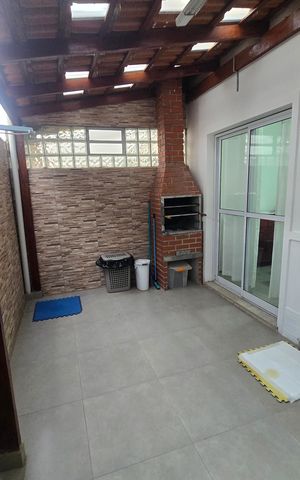 Casa de condomínio à venda com 250m², 3 quartos e 2 vagas
