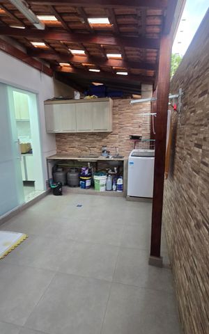Casa de condomínio à venda com 250m², 3 quartos e 2 vagas